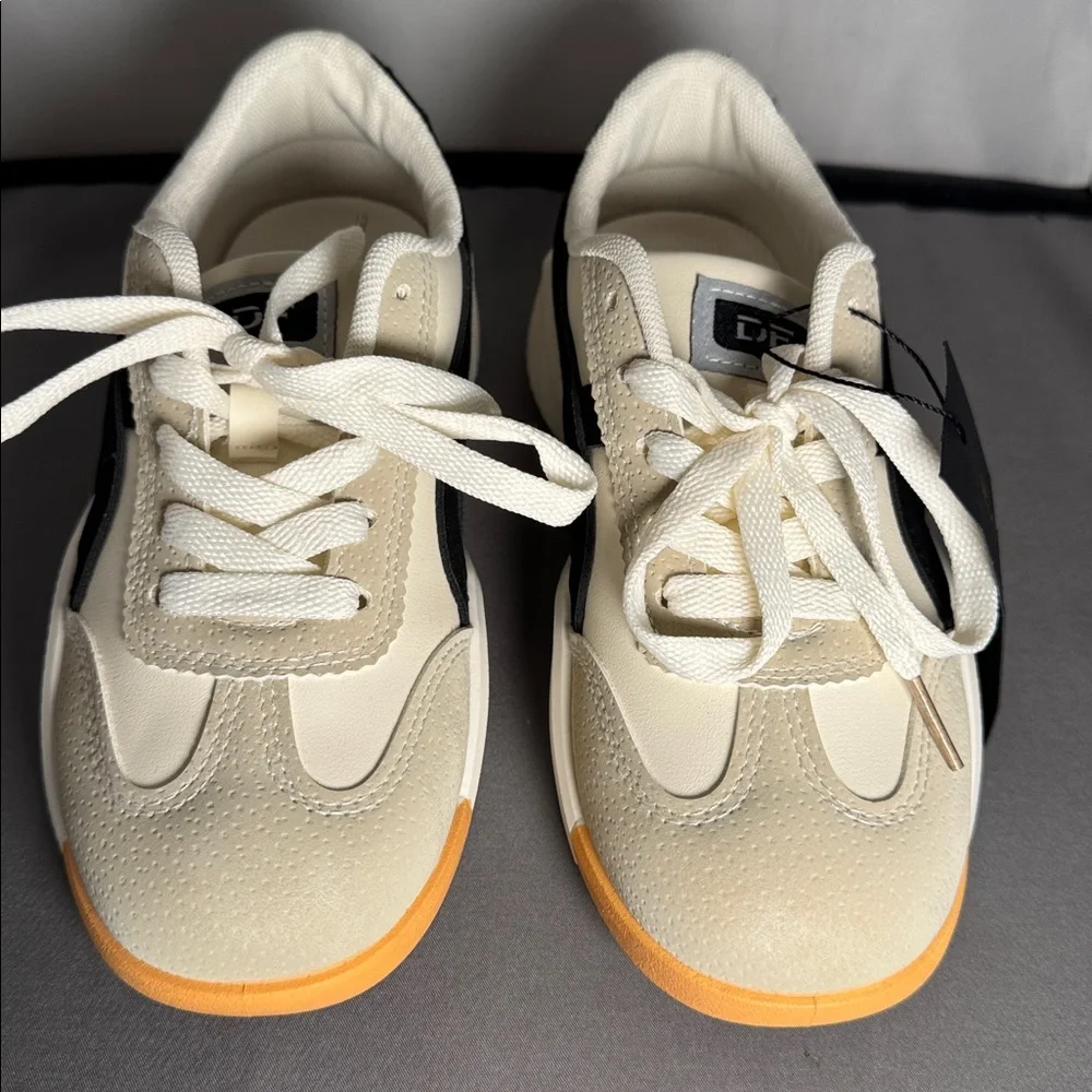 N/A stylish cream
